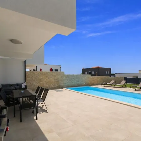 Villa Melia *